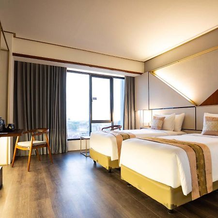 Rayz Umm Hotel Malang Ngoại thất bức ảnh