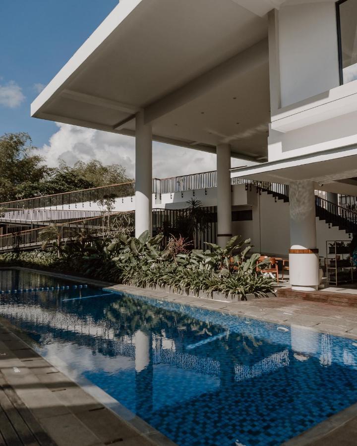 Rayz Umm Hotel Malang Ngoại thất bức ảnh