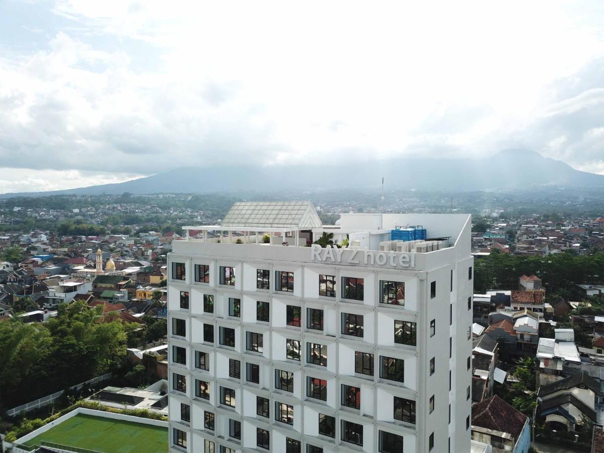 Rayz Umm Hotel Malang Ngoại thất bức ảnh