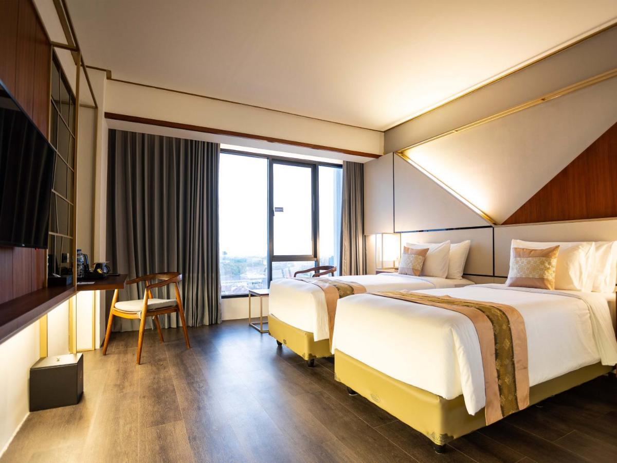 Rayz Umm Hotel Malang Ngoại thất bức ảnh