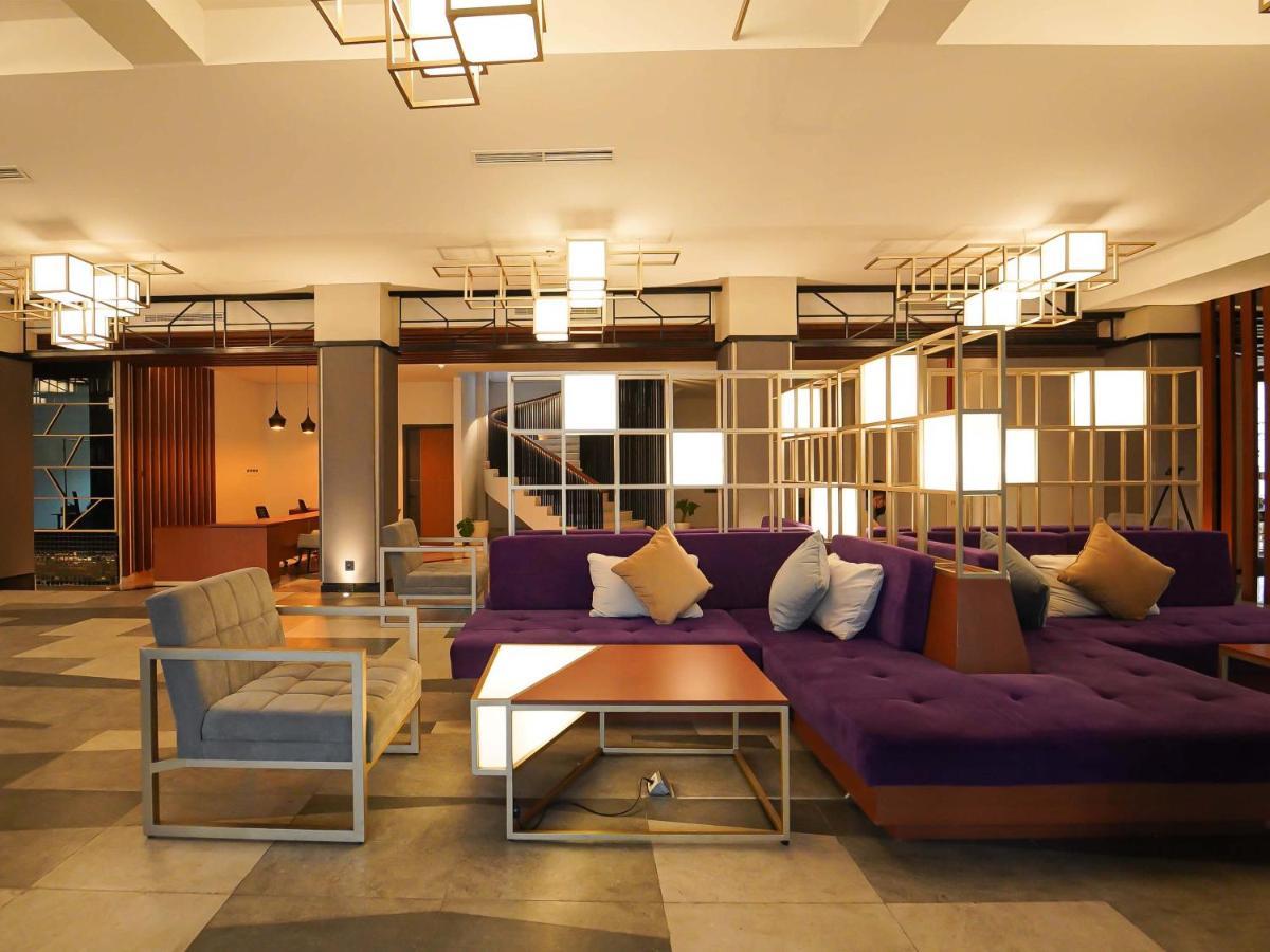 Rayz Umm Hotel Malang Ngoại thất bức ảnh